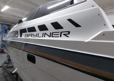 Fully restored 2003 Bayliner V6