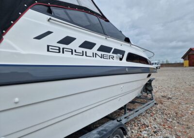 Fully restored 2003 Bayliner V6