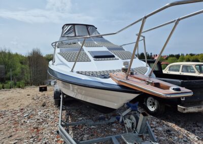 Fully restored 2003 Bayliner V6